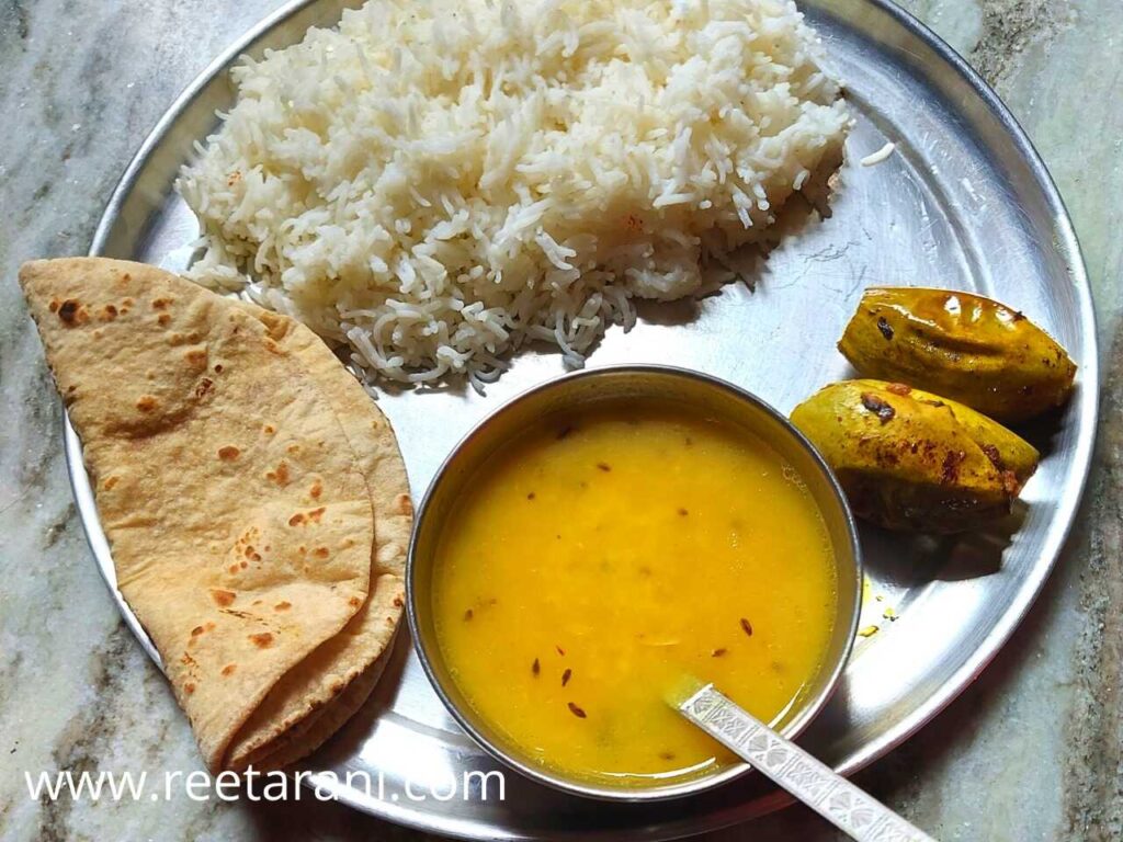 bharwa parwal recipe in hindi